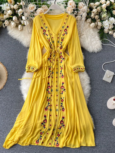 Women's Dress Travel Photography Holiday Long Dress New Retro Ethnic Style Embroidered V-neck Lantern Sleeve Dress ML1034
